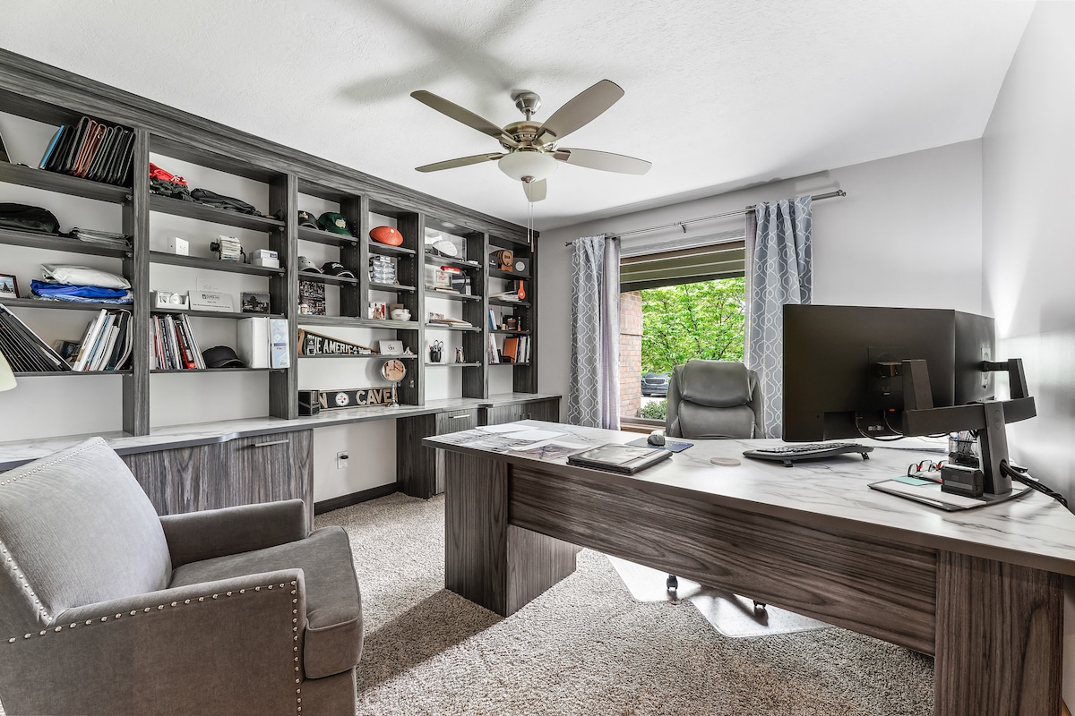 Home Office, Homeschool, Media Room | Crowes Cabinets, Inc.